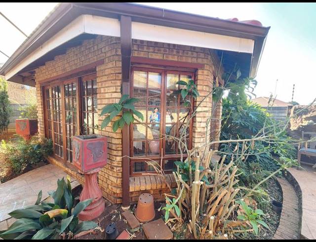 3 BEDROOM PROPERTY TO RENT IN KOOKRUS